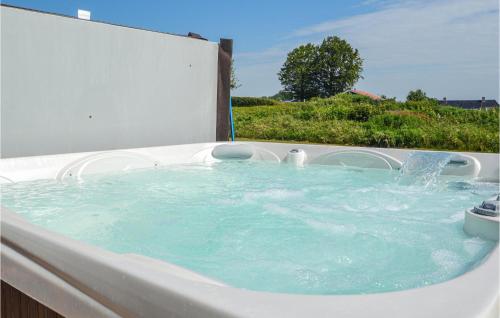  3 Bedroom Stunning Home In Hejls in Hejls