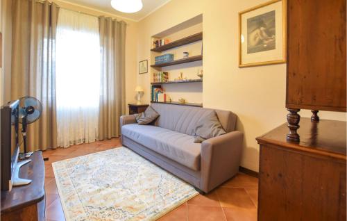  2 Bedroom Cozy Apartment In Camaiore in Camaiore