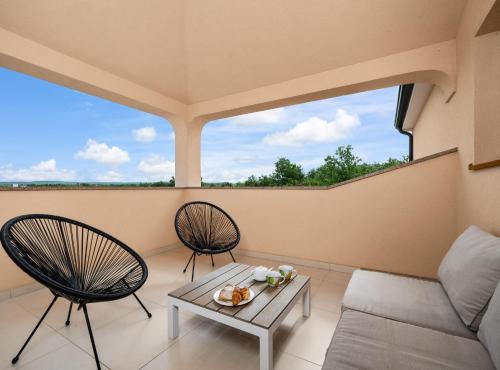 Iekārtas, Holiday Home Mlacic - Three Bedroom Holiday Home with Pool in Radmani