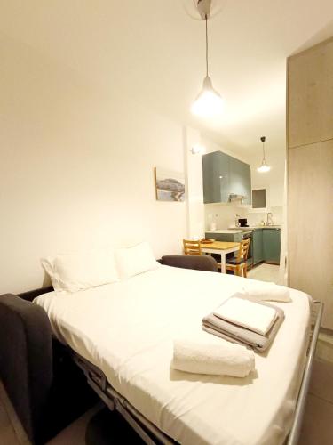 Athenian Dream Studio by YHA, Atény