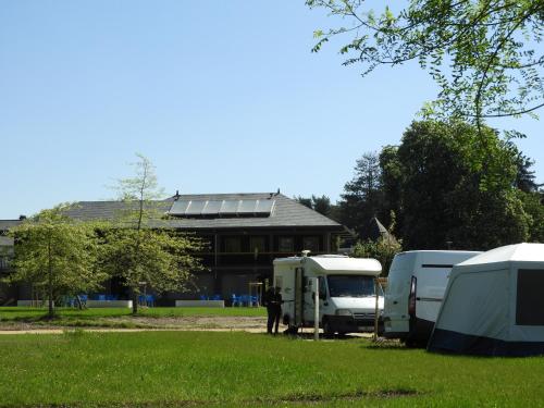 Skats, Camping du Lion d'Angers in Montreuil-sur-Maine
