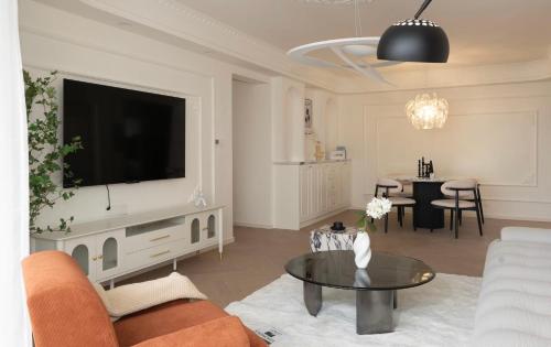 EHUB - City View Apt in Xintiandi Area with French Design Spacious 3Bedroom, Shanghai (photo 5)