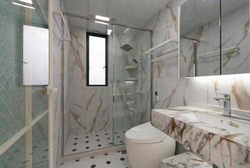 EHUB - City View Apt in Xintiandi Area with French Design Spacious 3Bedroom, Shanghai (photo 9)