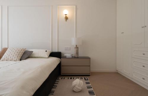 EHUB - City View Apt in Xintiandi Area with French Design Spacious 3Bedroom, Shanghai (photo 10)