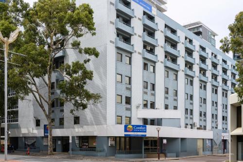Exterior view, Comfort Inn & Suites Goodearth Perth in Perth