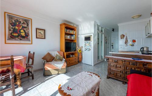 One-Bedroom Apartment image 9