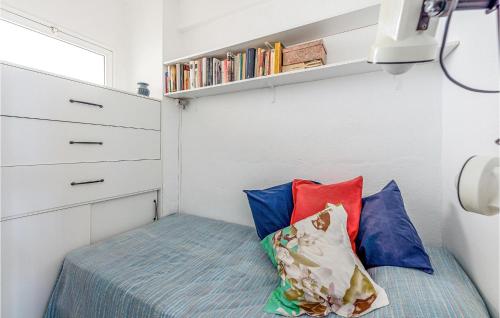 One-Bedroom Apartment image 3
