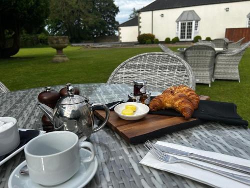 Hallgarth Manor House - image 6