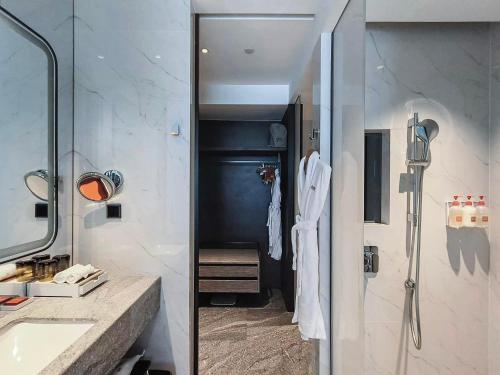 Crowne Plaza Xiamen Jimei Seaview by IHG-Free Mini Bar