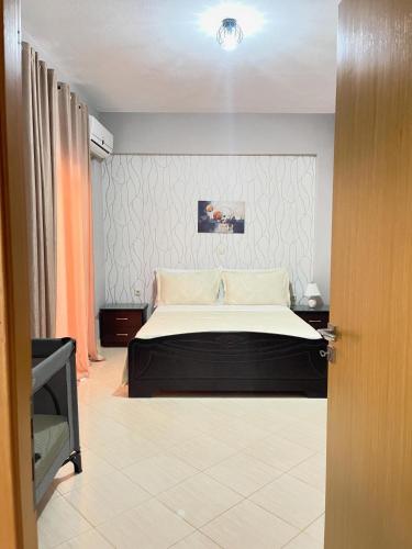One-Bedroom Apartment image 4