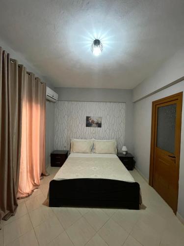 One-Bedroom Apartment image 2