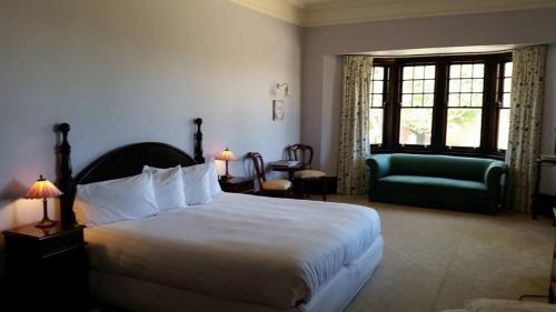 Book the Luxury Suite with Spa Bath Luxury Suite with Spa Bath