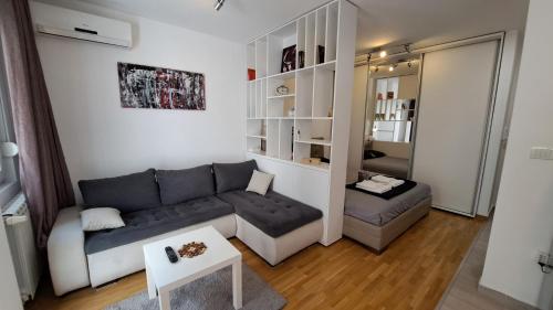 Apartment image 8