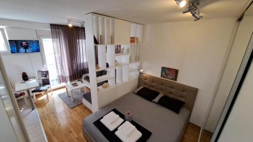 Apartment image 9