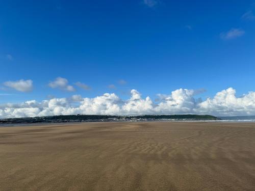 пляж, Cosy home in Westward Ho! in Байдфорд