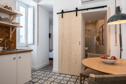 Dona Simone Boutique Suites & Studios - by @ rita's place 5