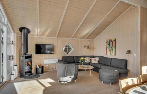  2 Bedroom Gorgeous Home In Føllenslev in Føllenslev