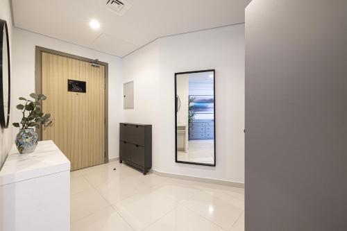 SmartStay at Paramount Tower - Sea and Downtown Views - Infinity Pool - Modern Luxury Residences - image 9