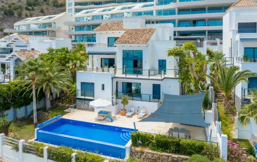 Exquisite and modern villa in Benalmadena