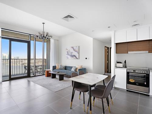 Spectacular Beach View 2BDR In Creek Harbour - image 2