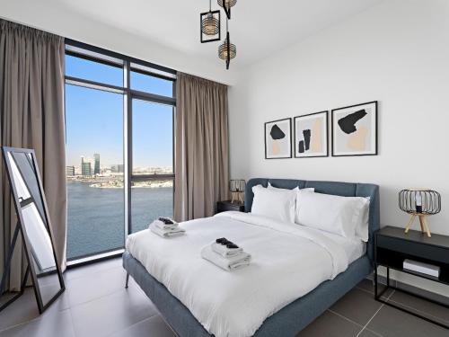 Spectacular Beach View 2BDR In Creek Harbour - image 3