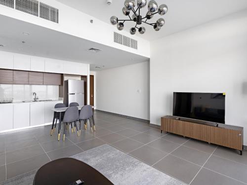 Spectacular Beach View 2BDR In Creek Harbour - image 9