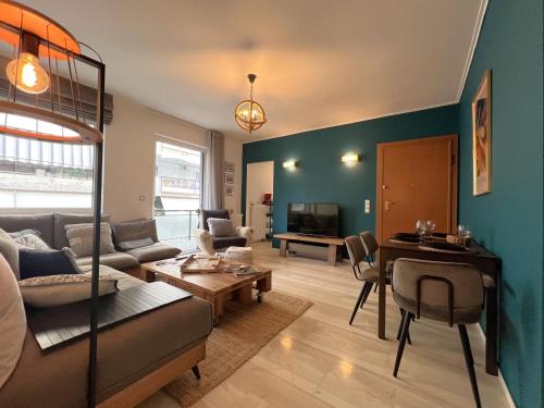 Stylish Apt in Paleo Faliro 300m from the beach, Athènes