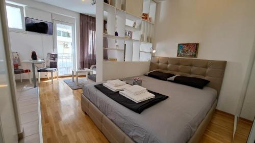Apartment image 10