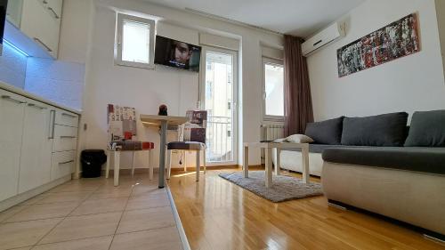 Maya 's home - Vracar - image 2