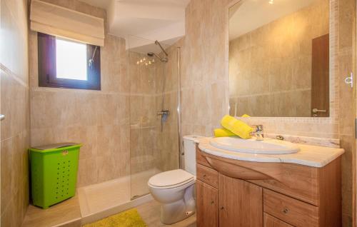 Two-Bedroom Holiday Home image 4