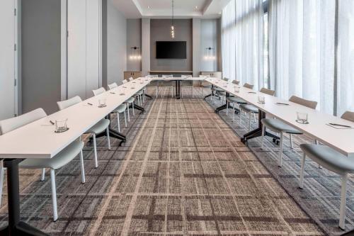 Tapestry By Hilton The Fort Sutter Hotel Sacramento, Ca