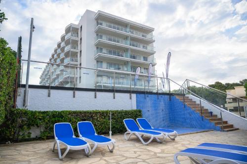 Deluxe Suite with Sea View image 10