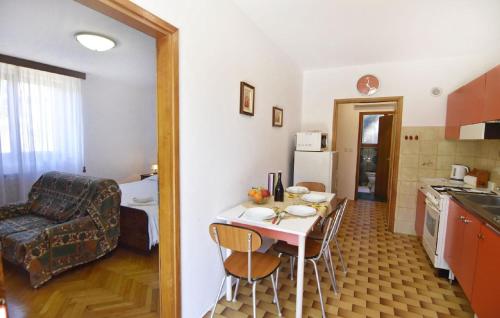 Wohnung in der Nähe des Strandes Basanija Wohnung in der Nähe des Strandes Basanija