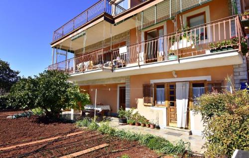 Wohnung in der Nähe des Strandes Basanija Wohnung in der Nähe des Strandes Basanija