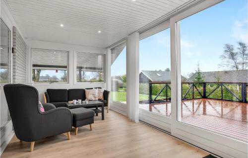  4 Bedroom Lovely Home In Hejls in Hejls