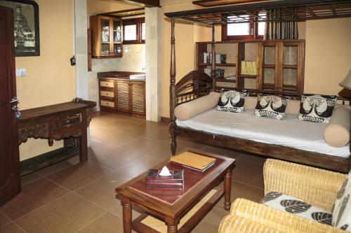 2 bedrooms, 4 beds