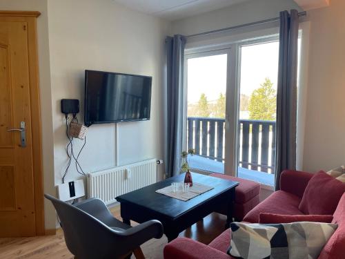 Facilities, Small Family Retreat Two Bedrooms And Easy Access in Beitostolen