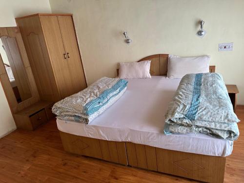 Double Room with Mountain View image 7