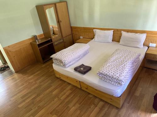 Double Room with Mountain View image 8