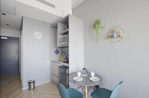 One Thibault Hotel | Sea-View Studio • Pool • Gym - image 12