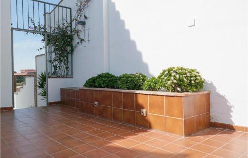 Amazing home in Fuengirola Malaga with WiFi and 3 Bedrooms - image 12