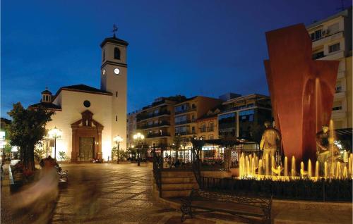 Amazing home in Fuengirola Malaga with WiFi and 3 Bedrooms - image 4