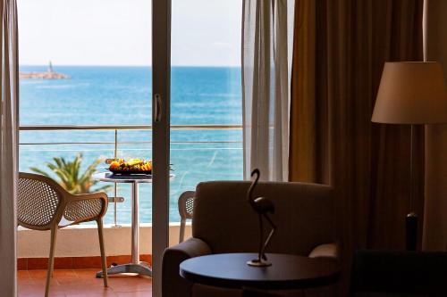 สภาพแวดล้อมโดยรอบ, Hotel Princess in บาร์