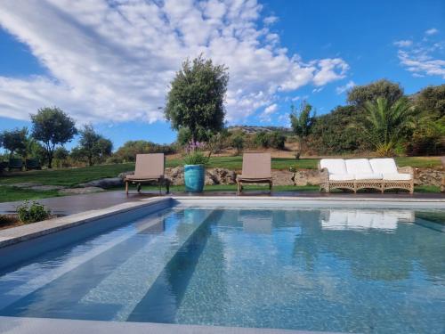 Vrt, North Sardinia Retreats Stazzo Liccia Barria - villa con piscina in Bilianu Saldu