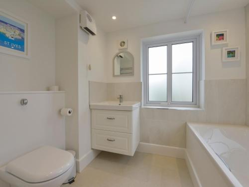 Little Barn Cottage - image 14