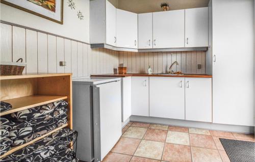Kitchen, Three-Bedroom Holiday Home In Hemmet in Hemmet