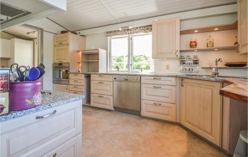 Kitchen, Three-Bedroom Holiday Home In Hemmet in Hemmet