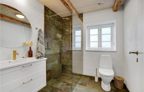 Bathroom, Lovely Home In Ringkøbing With Wifi in Ringkobing