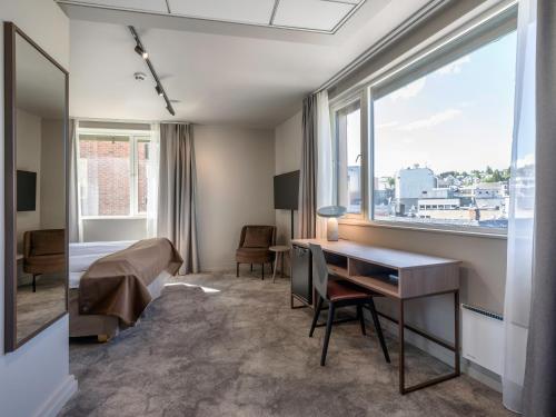 Superior Double Room image 7