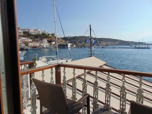 陽台/露台, 帕麗文尼酒店 (Polyxeni Hotel) in 畢達哥雷奧
